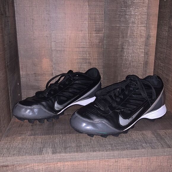 NIKE‎ youth Cleats- size 6Y - Picture 2 of 12